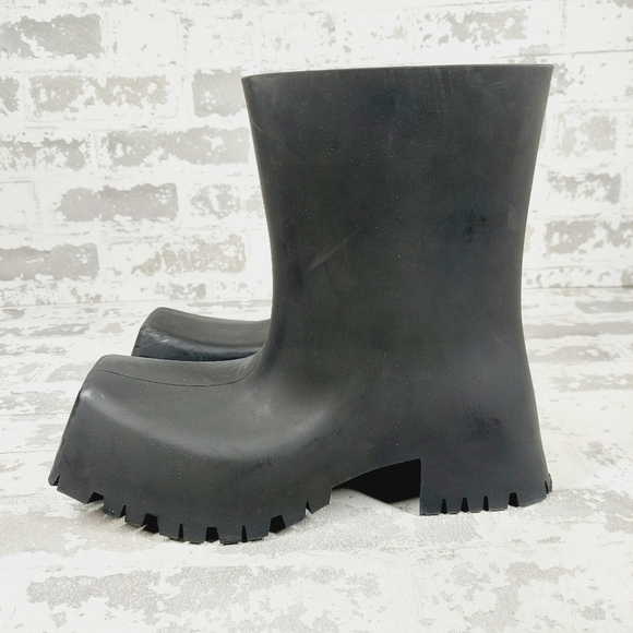 Balenciaga Other - New Balenciaga Trooper Black Rubber Square Toe Rain Boots F741